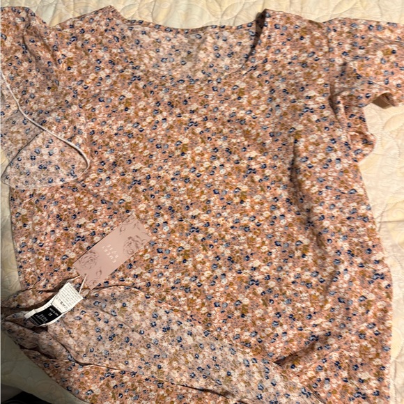 Emery Rose Tops - Chic Floral Women's Blouse in Pink and Blue